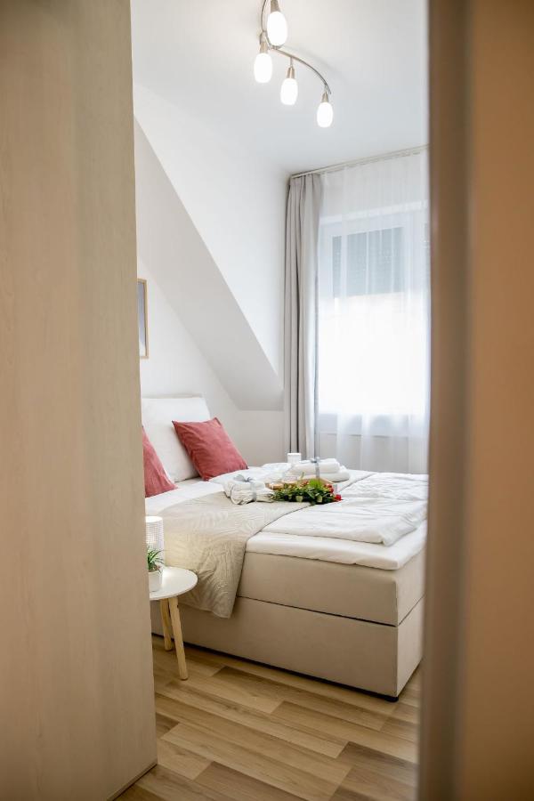 Rose Gold Apartment Zalaegerszeg Exterior foto